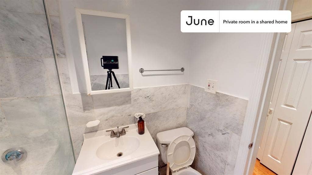 2 BR in New York City