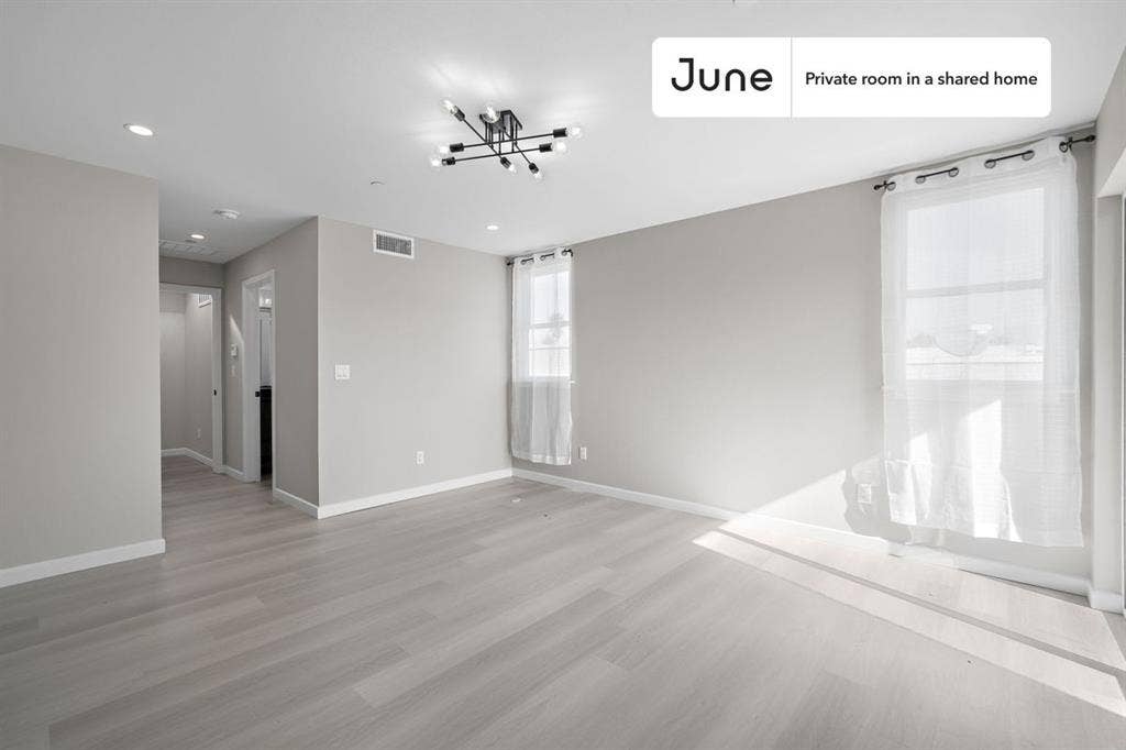 5 BR in Los Angeles