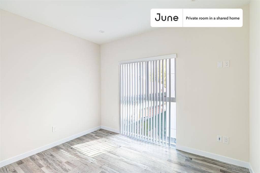 5 BR in Los Angeles