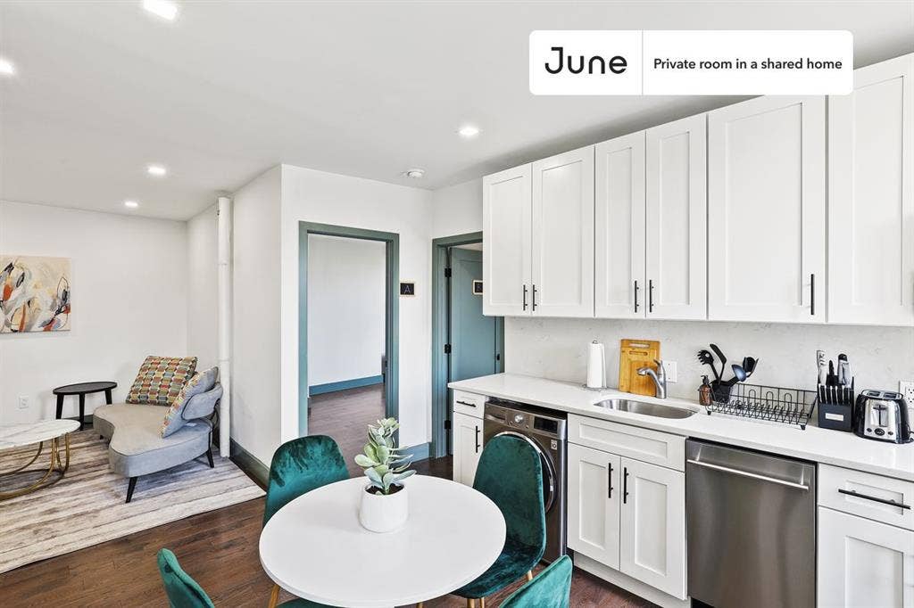 2 BR in New York City