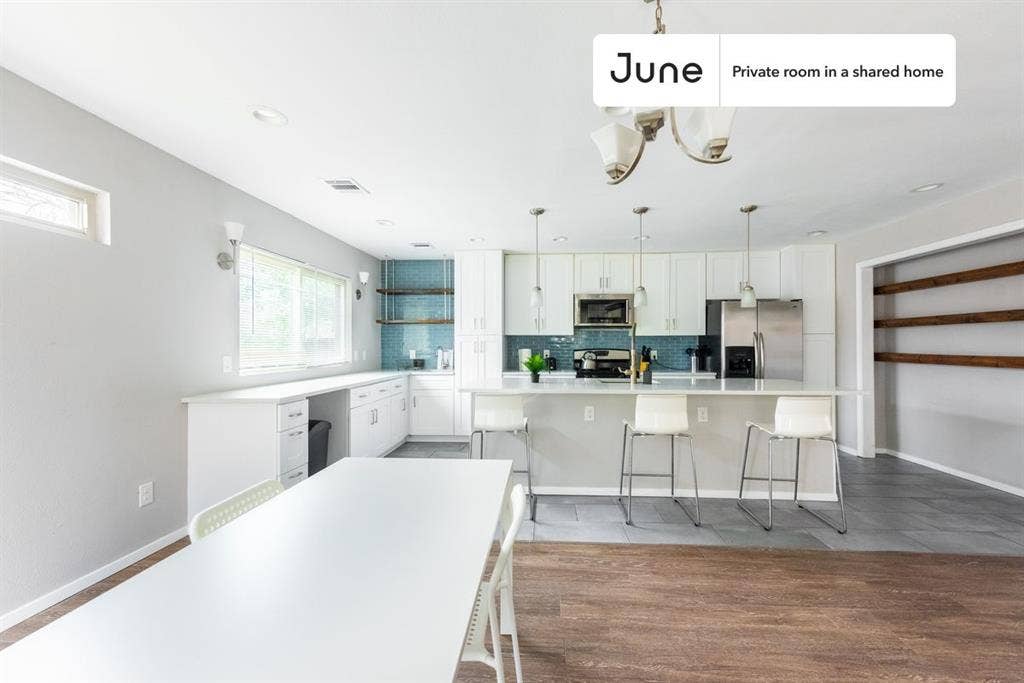 3 BR in Austin