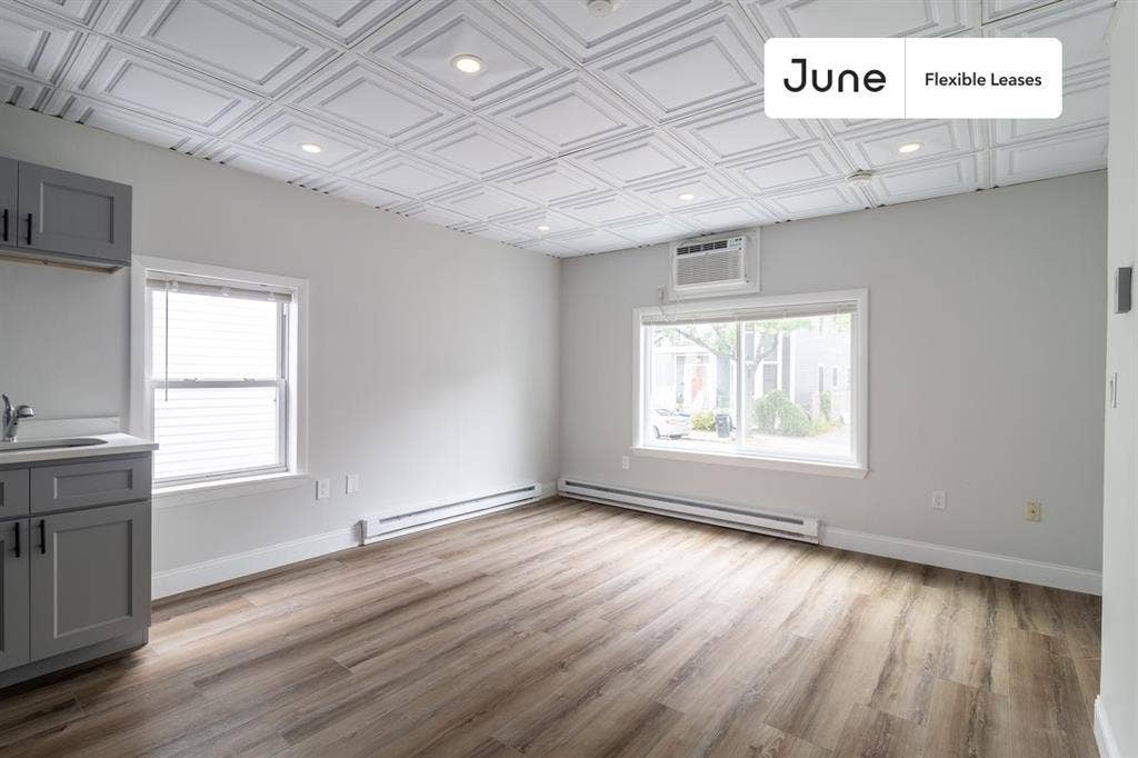 1 BR in Boston