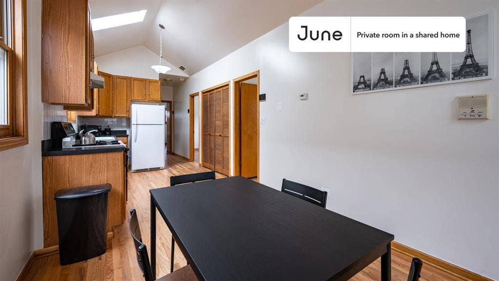 3 BR in Chicago