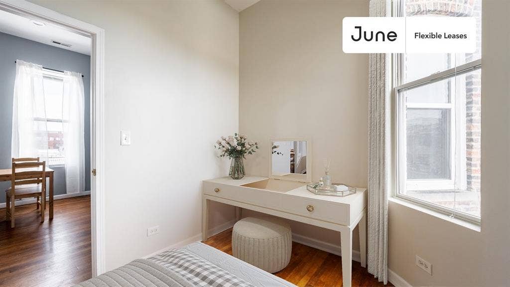 3 BR in Chicago