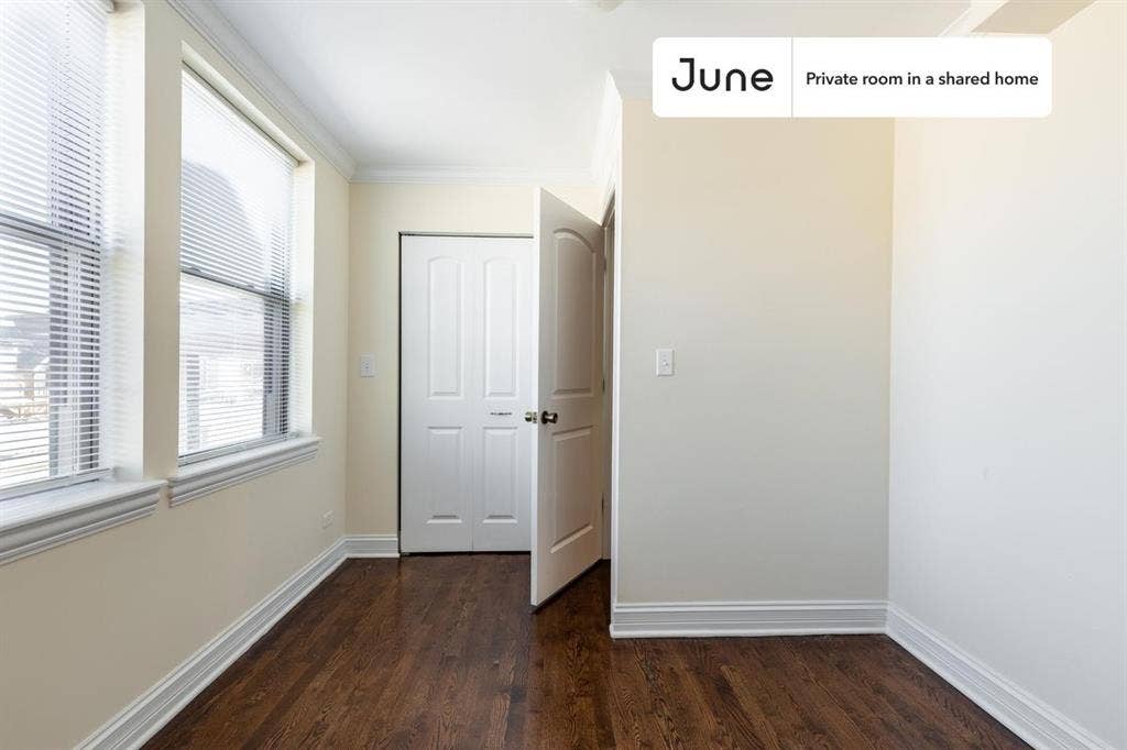 4 BR in Chicago