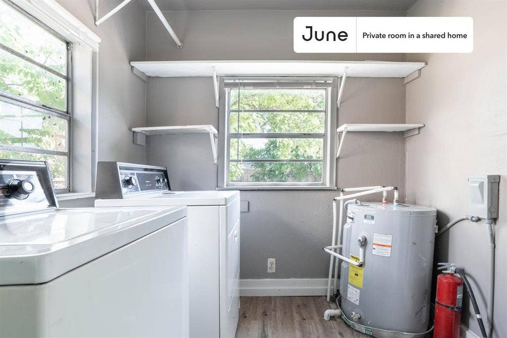 3 BR in Austin