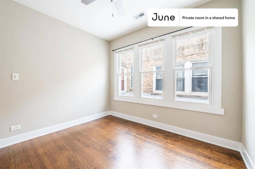 3 BR in Chicago