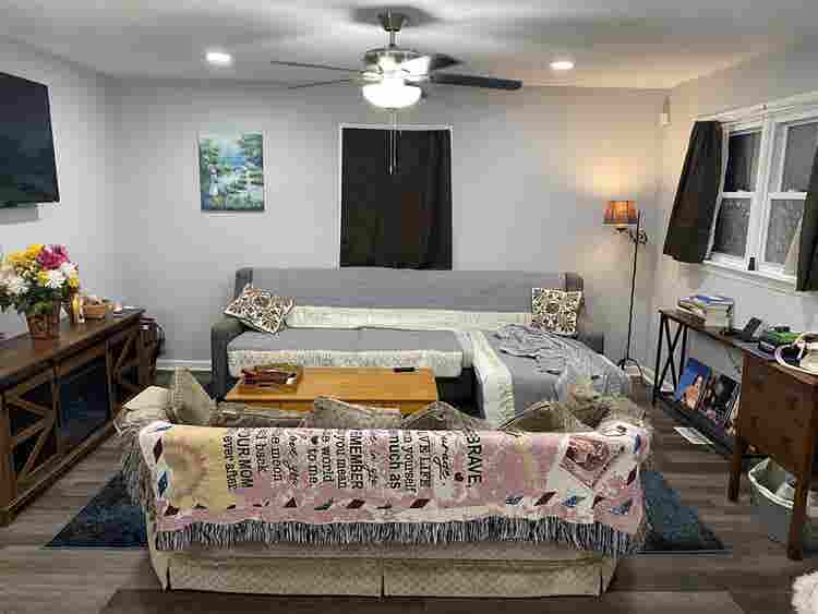 Cozy Texan One-story Bungalow!