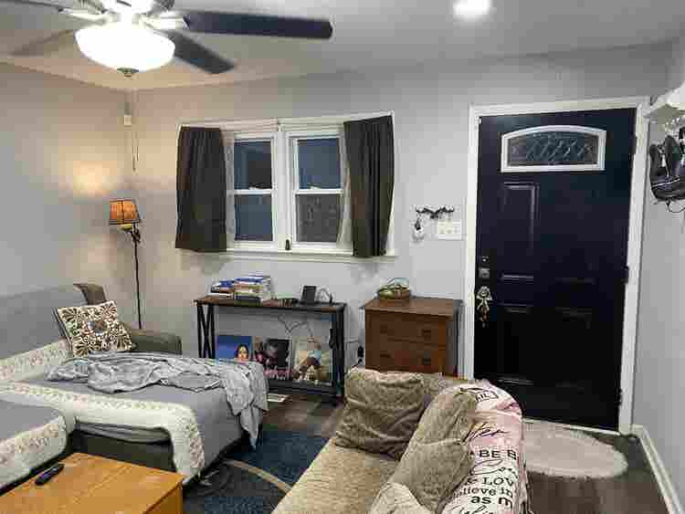 Cozy Texan One-story Bungalow!