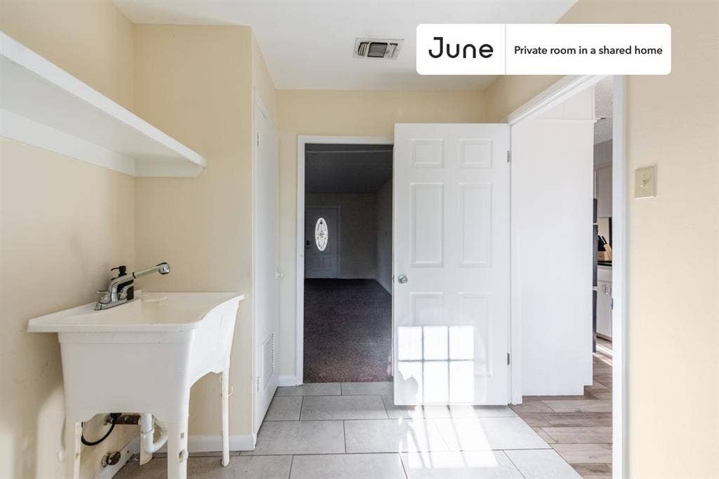 4 BR in Austin