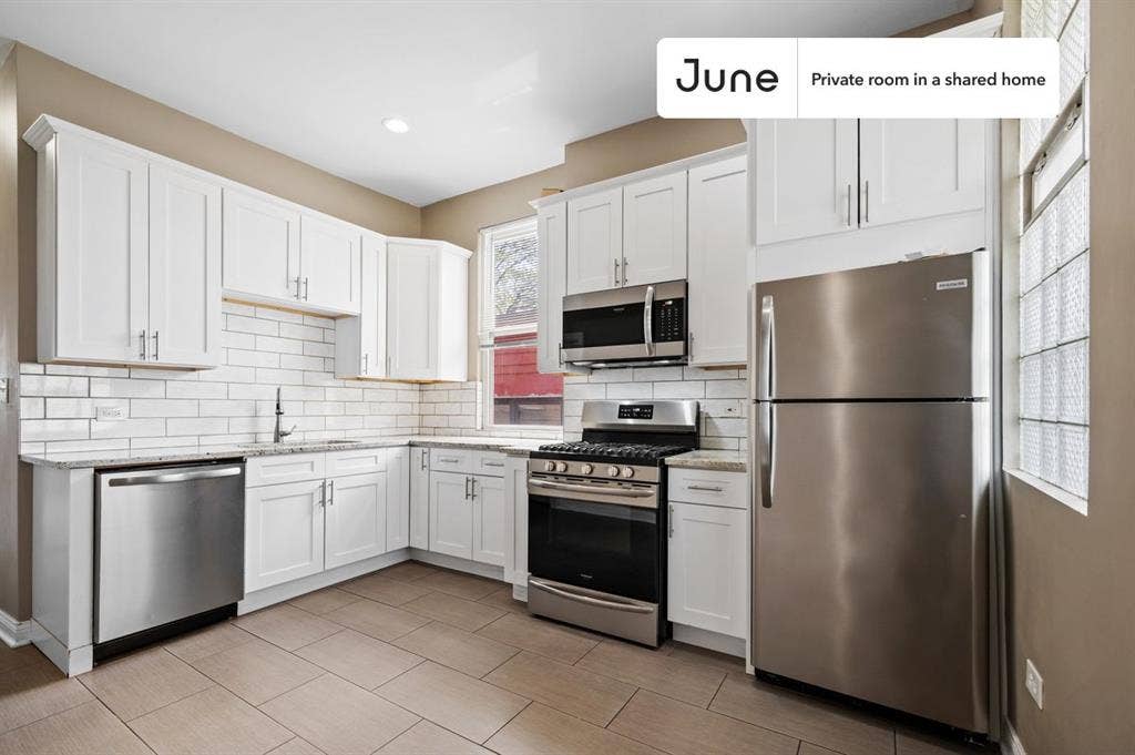 3 BR in Chicago