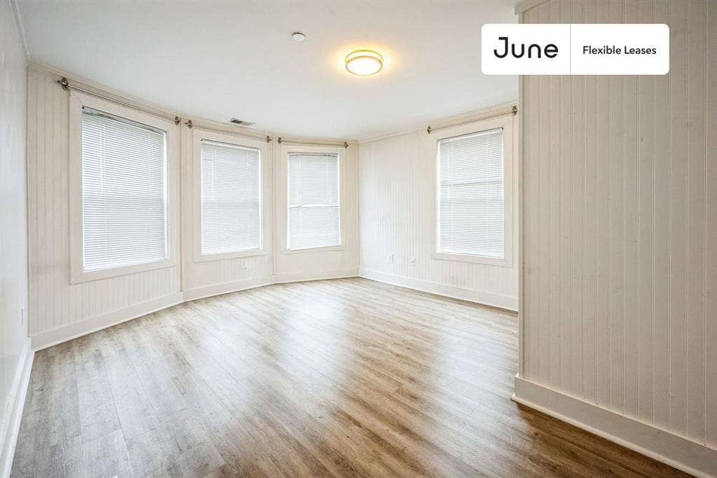 4 BR in Boston