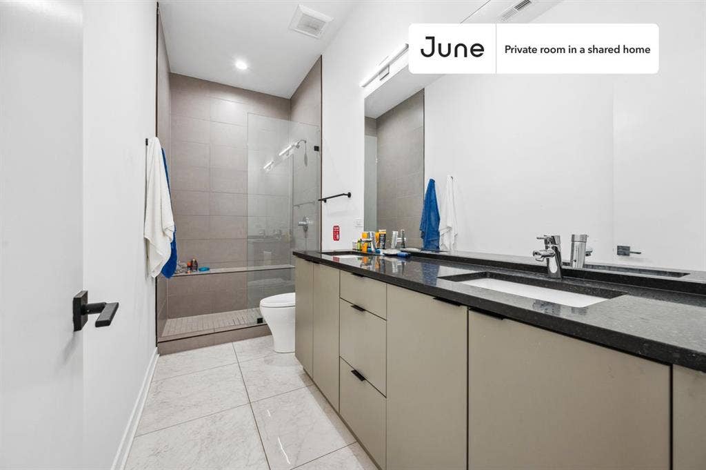 4 BR in Chicago