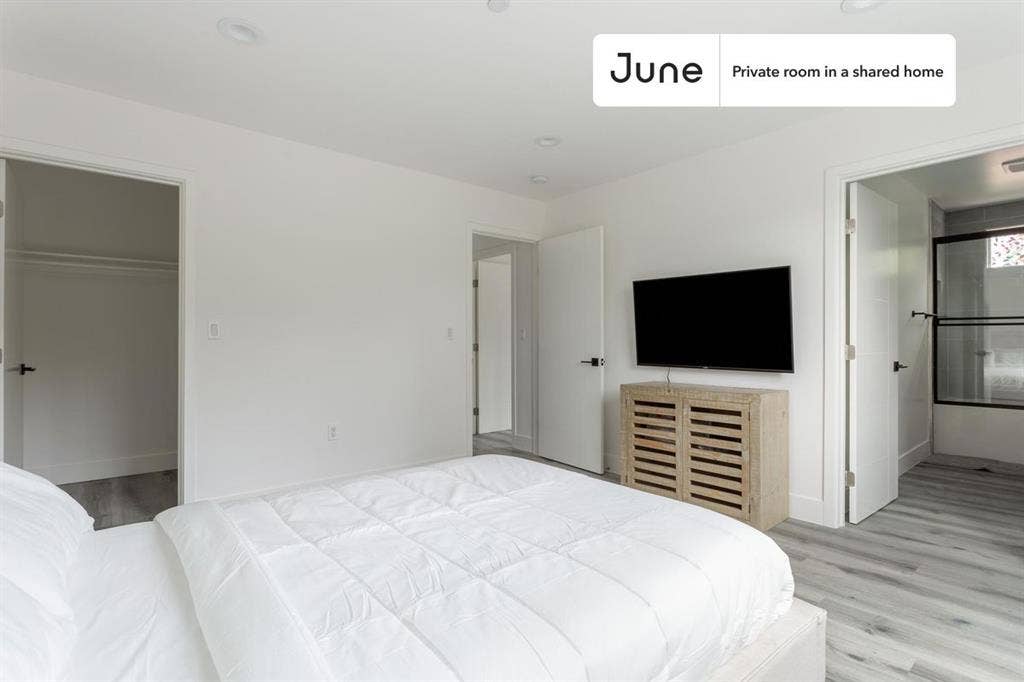 4 BR in Los Angeles