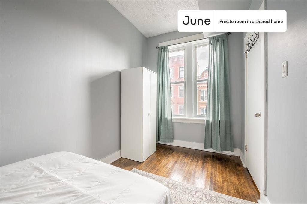 3 BR in Chicago