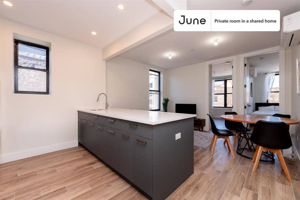 2 BR in New York City