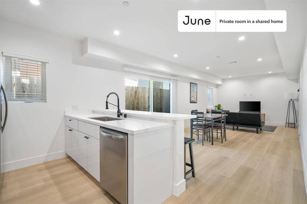 3 BR in Los Angeles