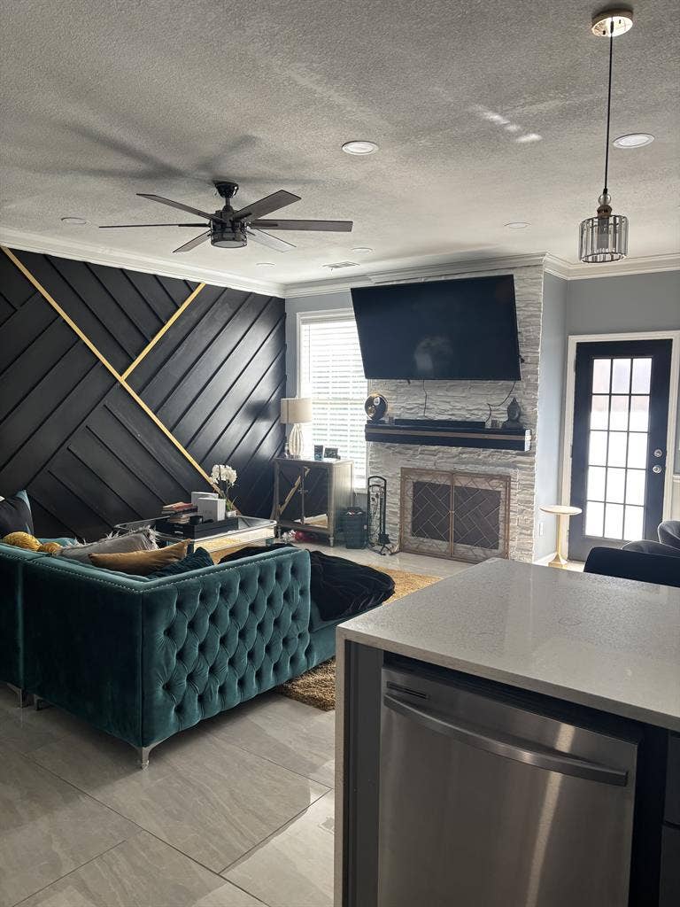 Exquisite Townhome in Stone Mtn