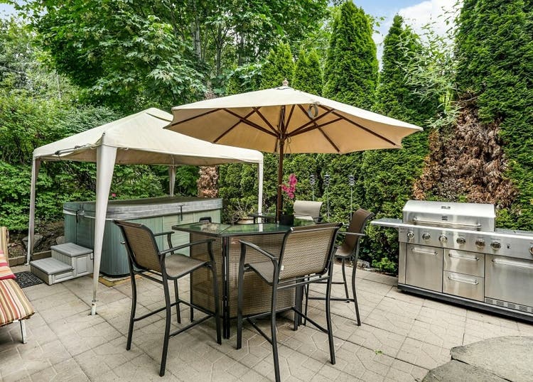 LUXURIOUS FURNISHED APARTMENT