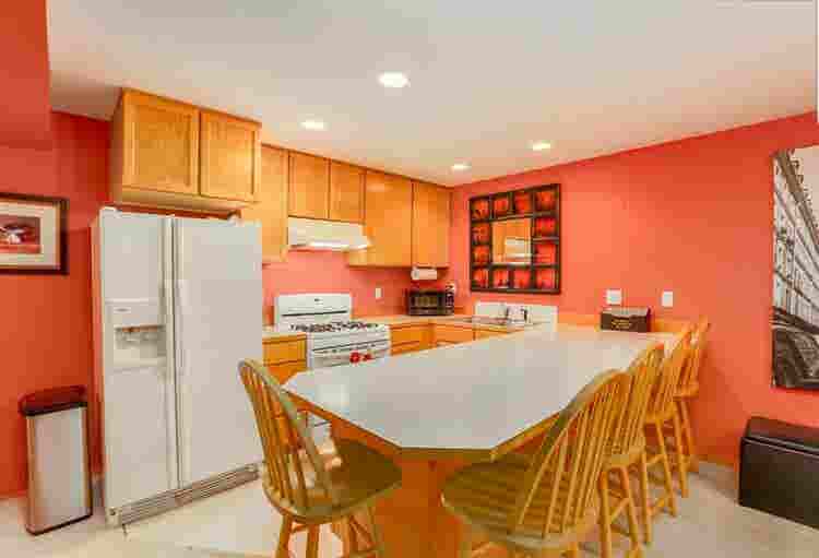 LUXURIOUS FURNISHED APARTMENT