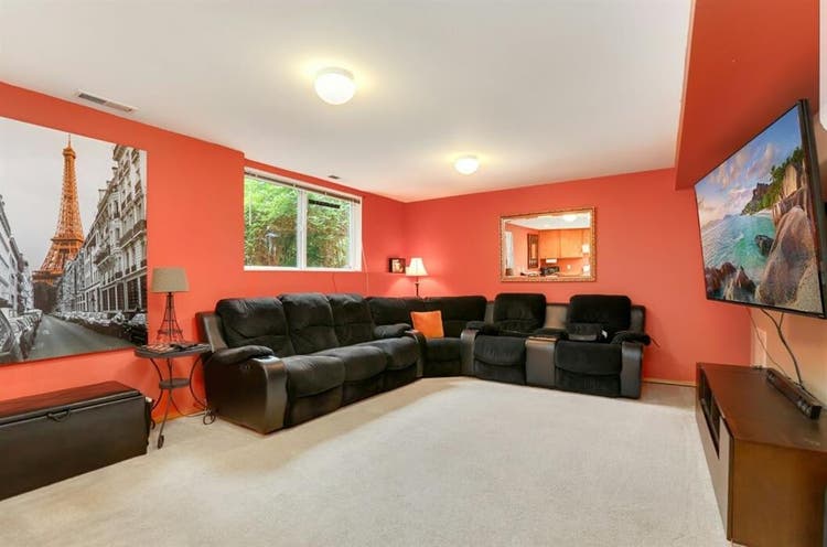 LUXURIOUS FURNISHED APARTMENT