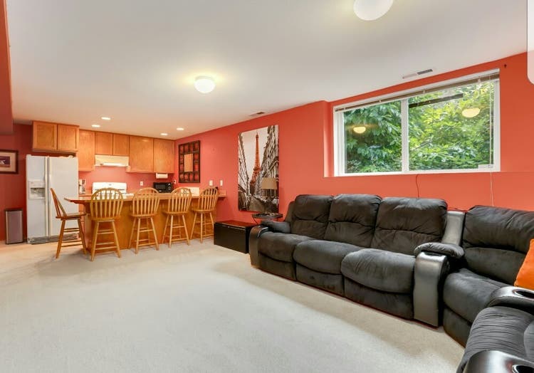 LUXURIOUS FURNISHED APARTMENT