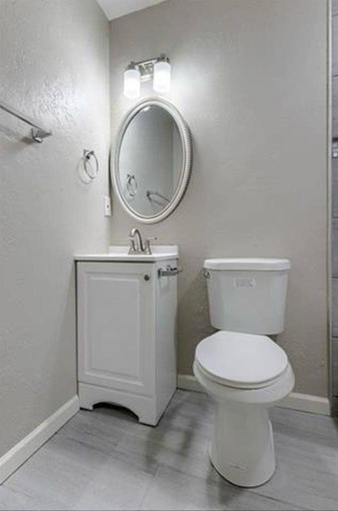 Duplex: Room Available