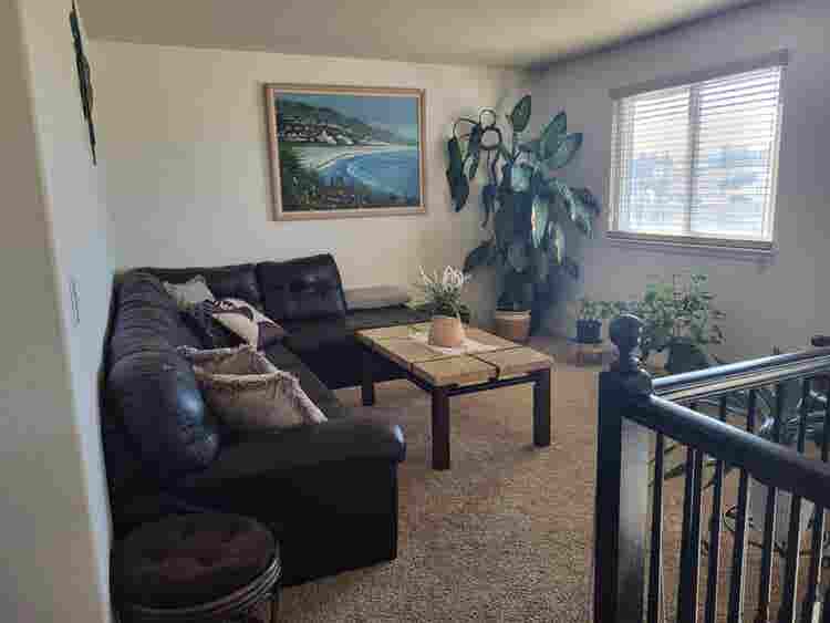 I am offering a room