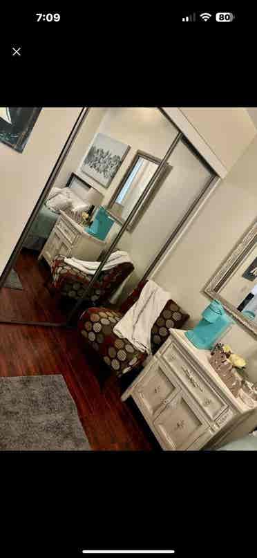 Cozy bedroom/private bathroom