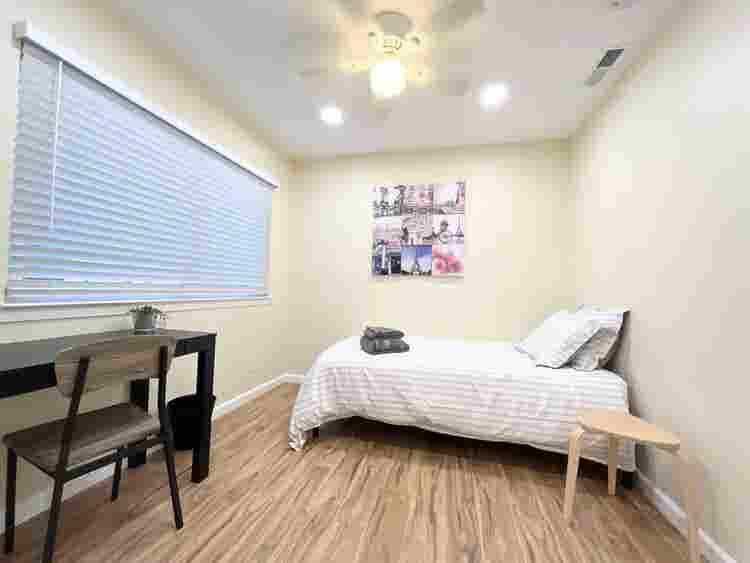 Dallas, GA - Clean Furnished Room