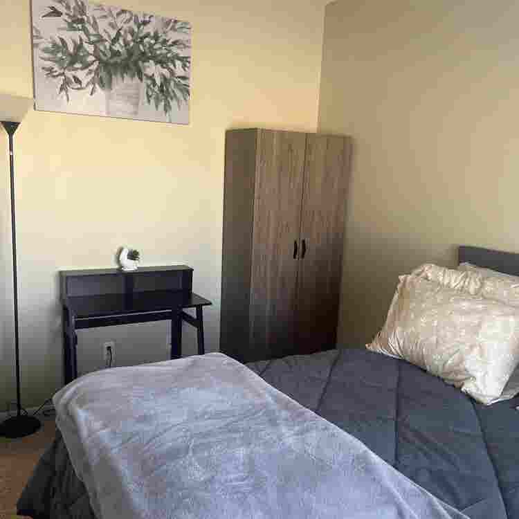 Cozy Victorville Room for rent