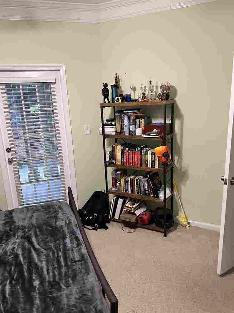 Large Condo off  and North Druid