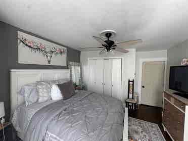 Room for rent, 5mins
 from downtown