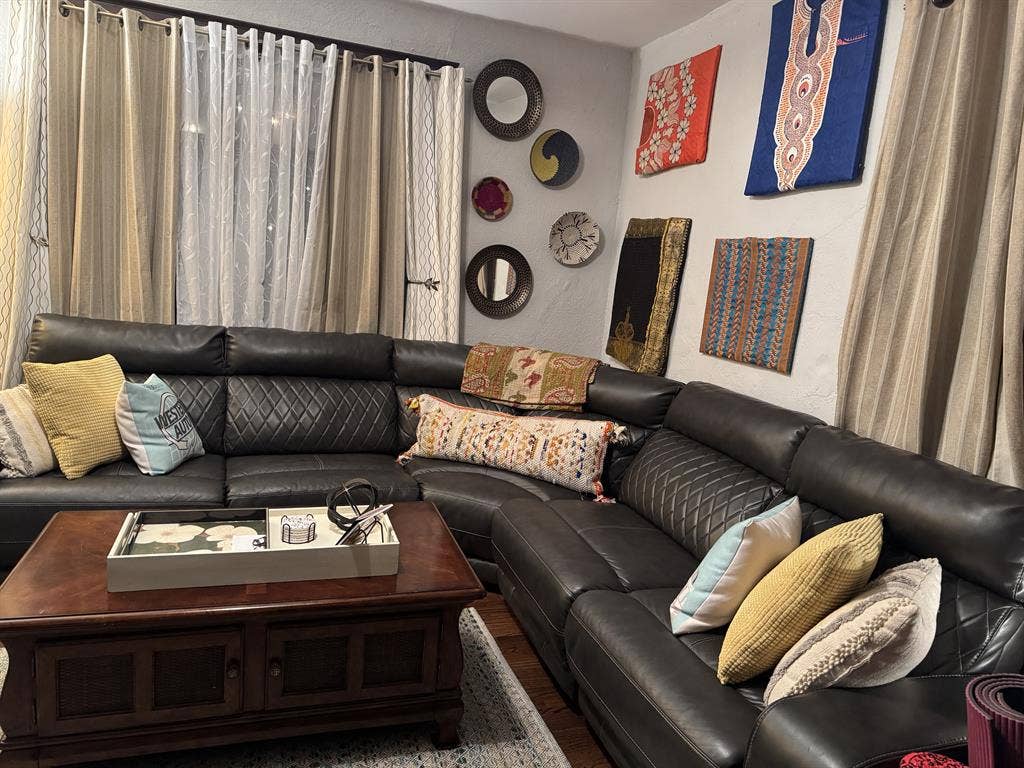 Room for rent, 5mins
from downtown