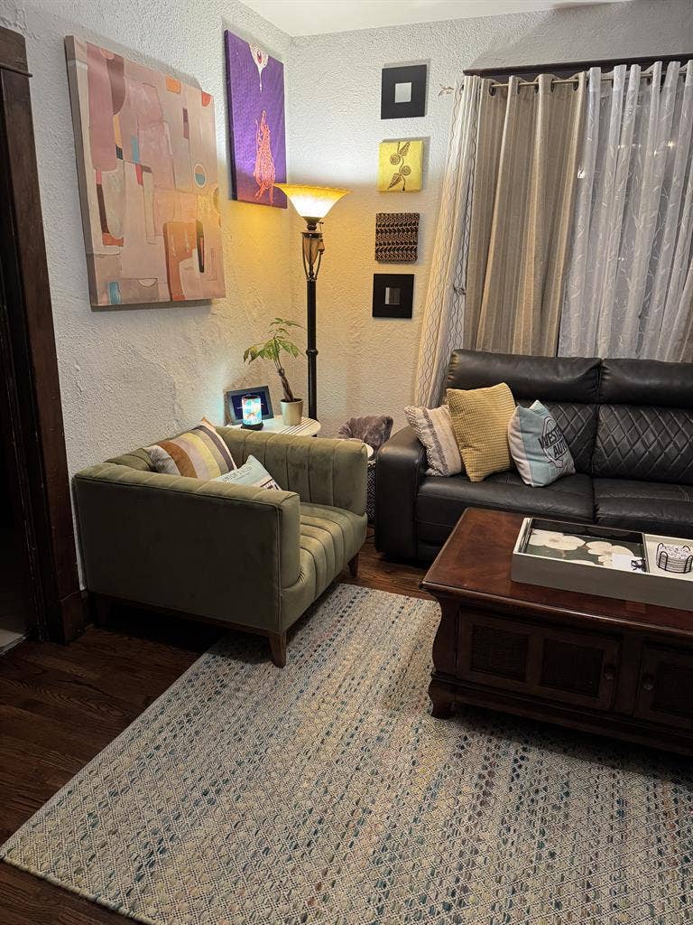 Room for rent, 5mins
from downtown