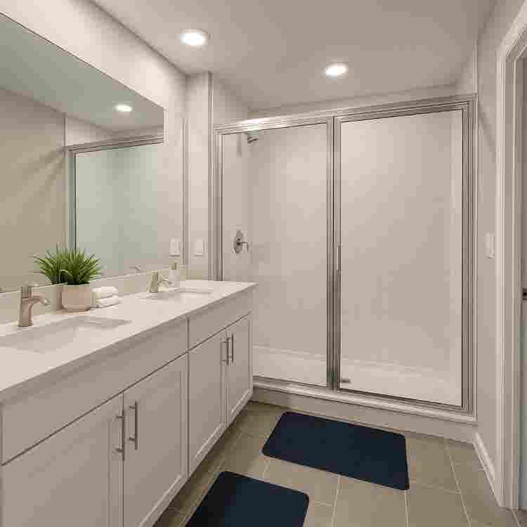Modern 3-BR Townhouse Near Beach