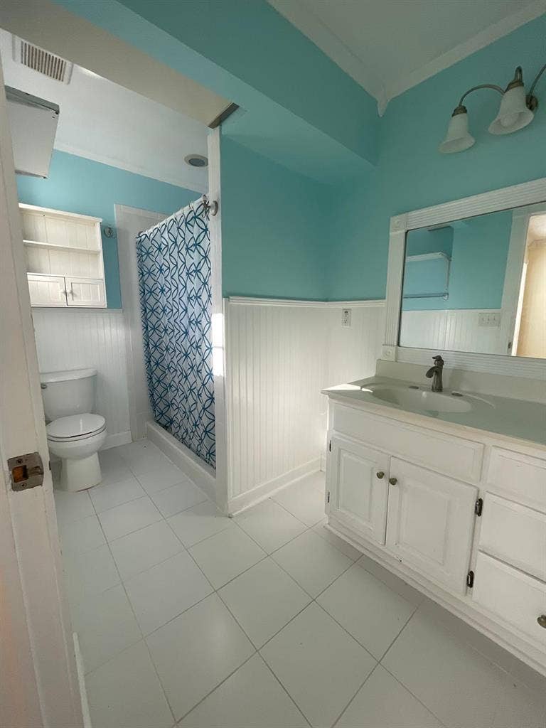 Rent Room w/Private Entrance & Bath
