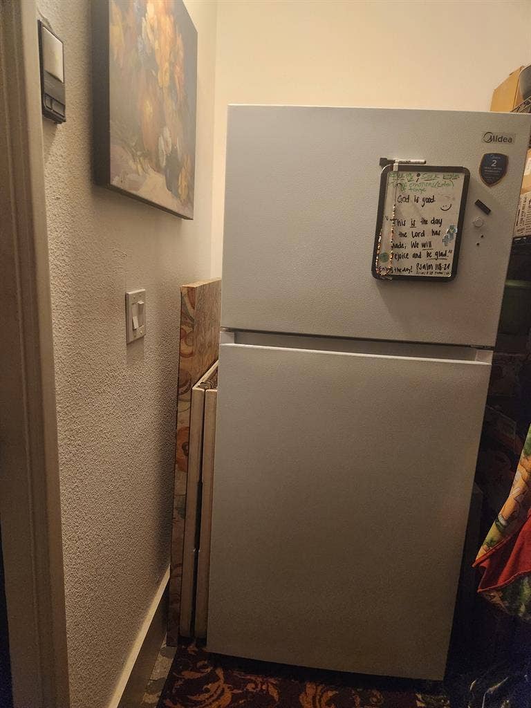 Large bedroom for rent