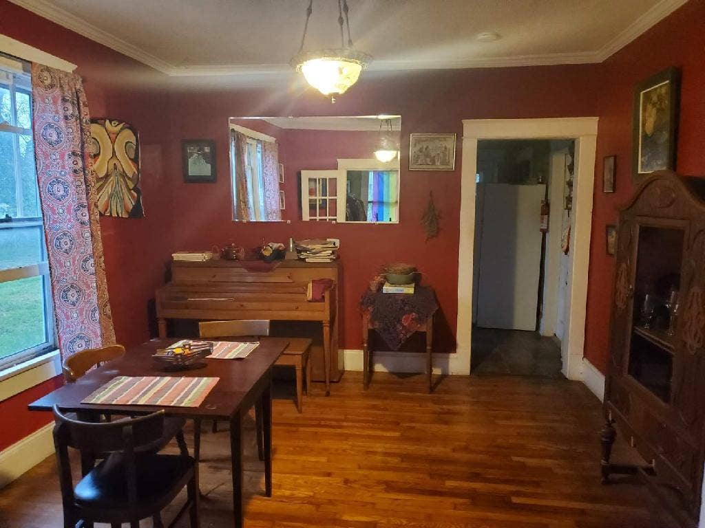 Big house with artsy vibes
