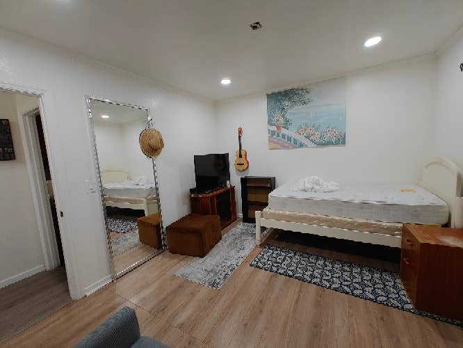 ROOM FOR RENT, UNTILITIES INCLUDED