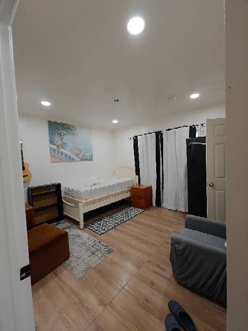 ROOM FOR RENT, UNTILITIES INCLUDED