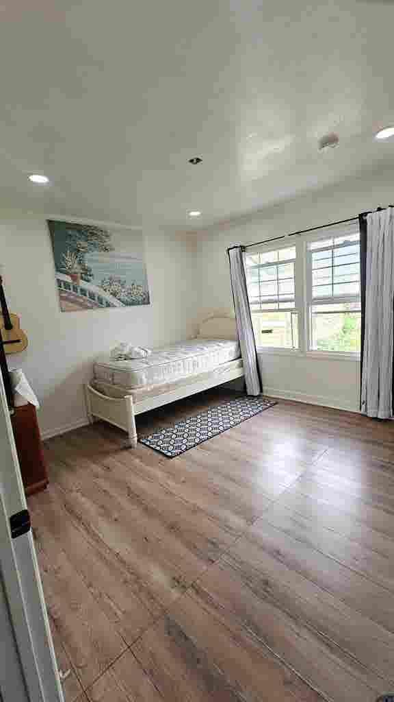 ROOM FOR RENT, UNTILITIES INCLUDED