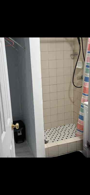 Furnished room with own 
bathroom