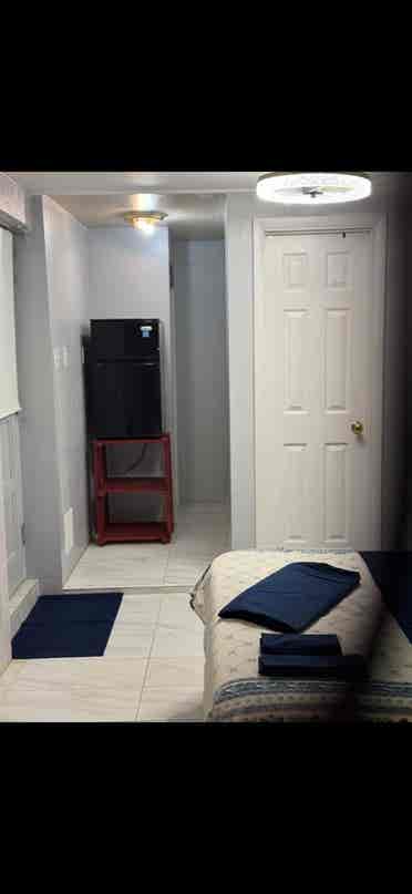 Furnished room with own 
bathroom