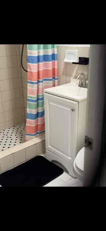 Furnished room with own 
bathroom