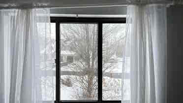 Room for rent in modern townhouse