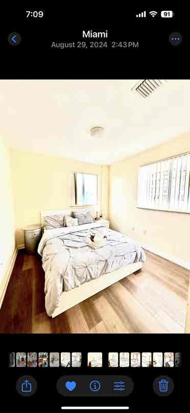 Bedroom in Coral Gables