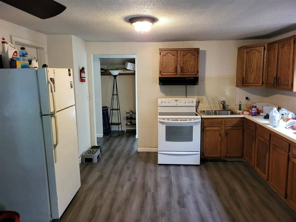 I'm the landlord renting room