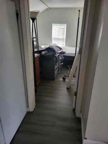 I'm the landlord renting room