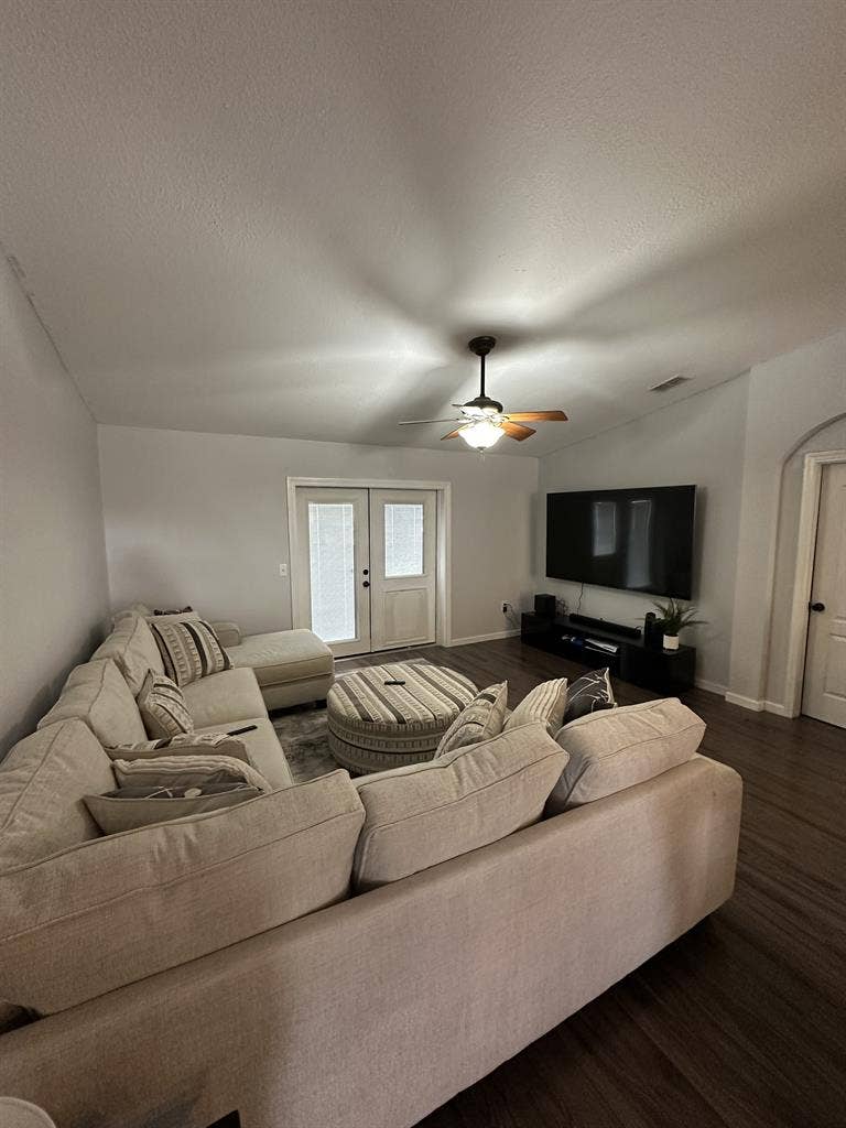 1 bedroom and 1 shared bathroom